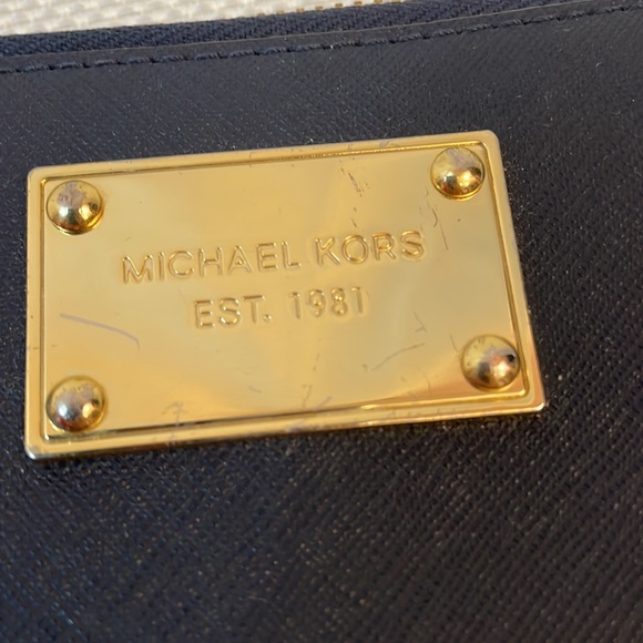 Michael Kors Navy Blue leather Phone Wrislet Fit iPhone 6 Or Smaller Phone - Picture 2 of 8